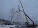 Personkorgsk�rning vid montering av h�gsp�nningsstolpe utanf�r Hj�ltas nya st�llverk.